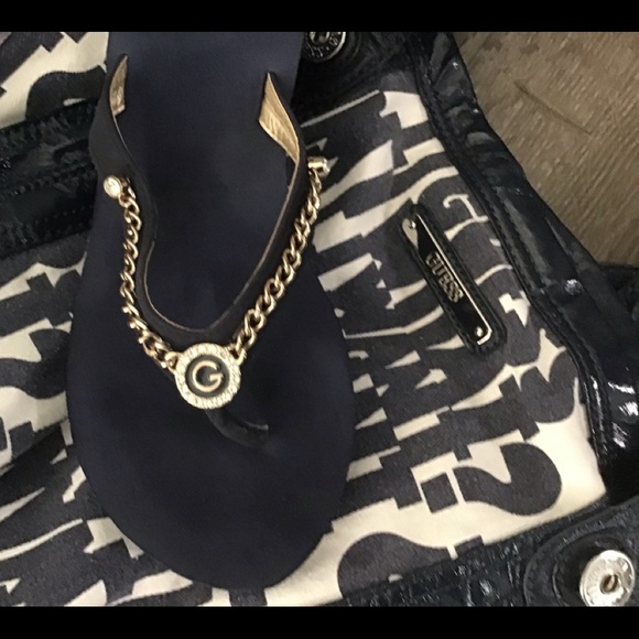 Guess Signature Canvas Tote Large - Picture 3 of 13